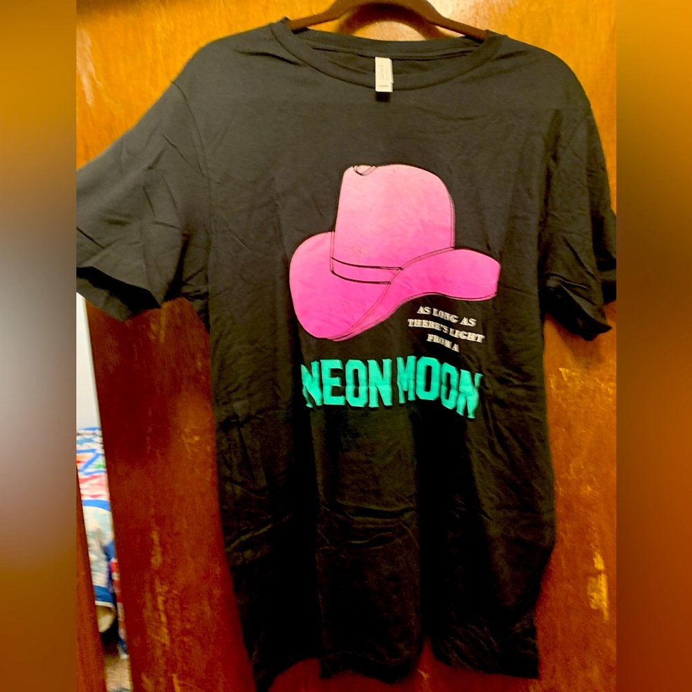 ** Never Worn ** Charlie Southern Neon Moon Tee